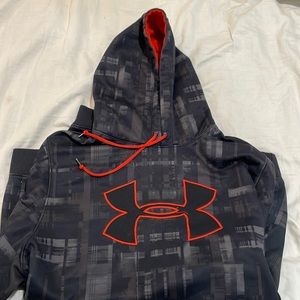 Men’s Under Armour sweat shirt